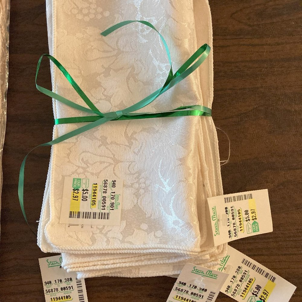 Napkins (5) 20x20" Dynasty Damask -NWT